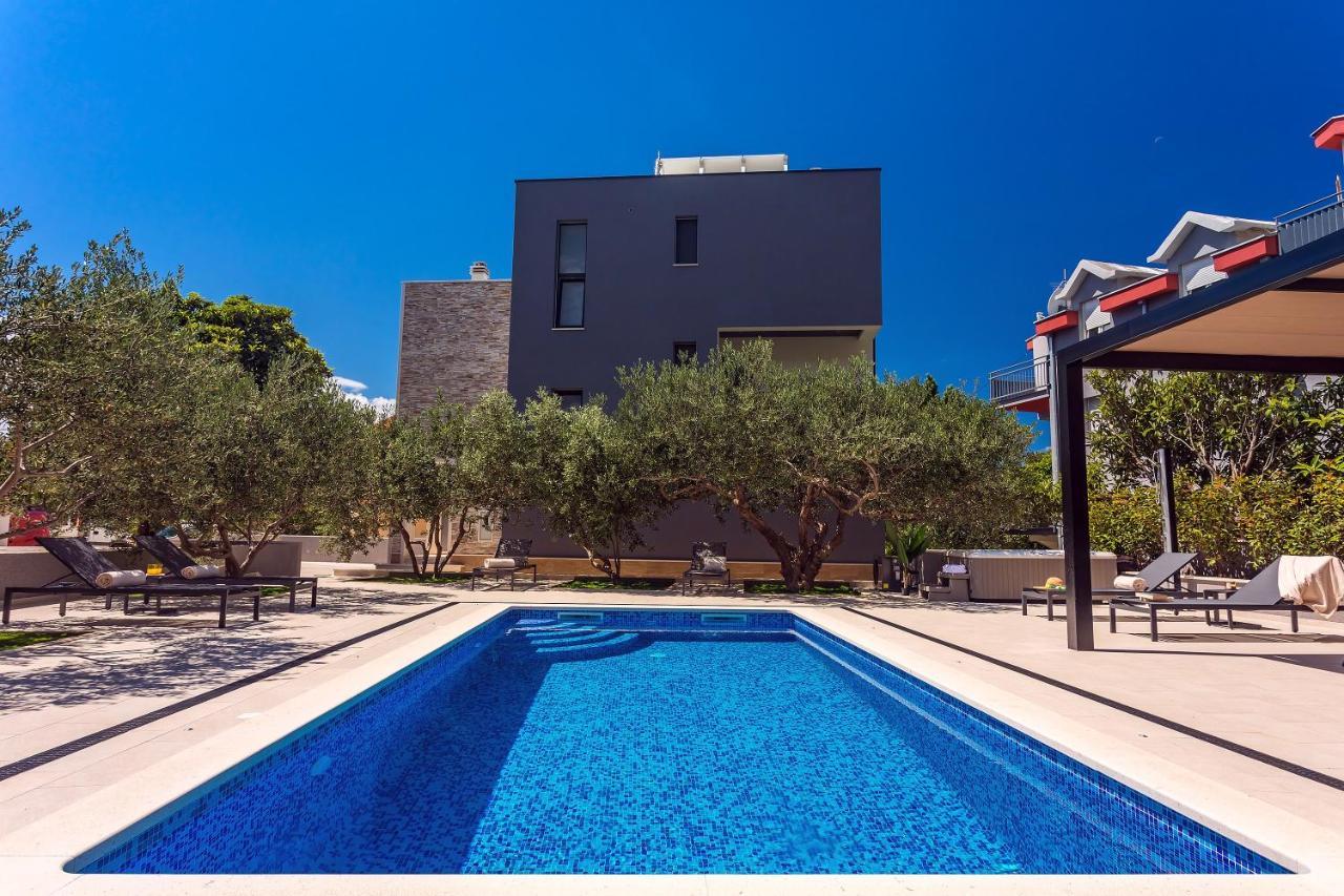 Topaz Villa *